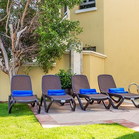 Chic 4Br Villa With Assistant Room And Private Pool On Palm Jumeirah By Deluxe Holiday Homes Dubai Dış mekan fotoğraf