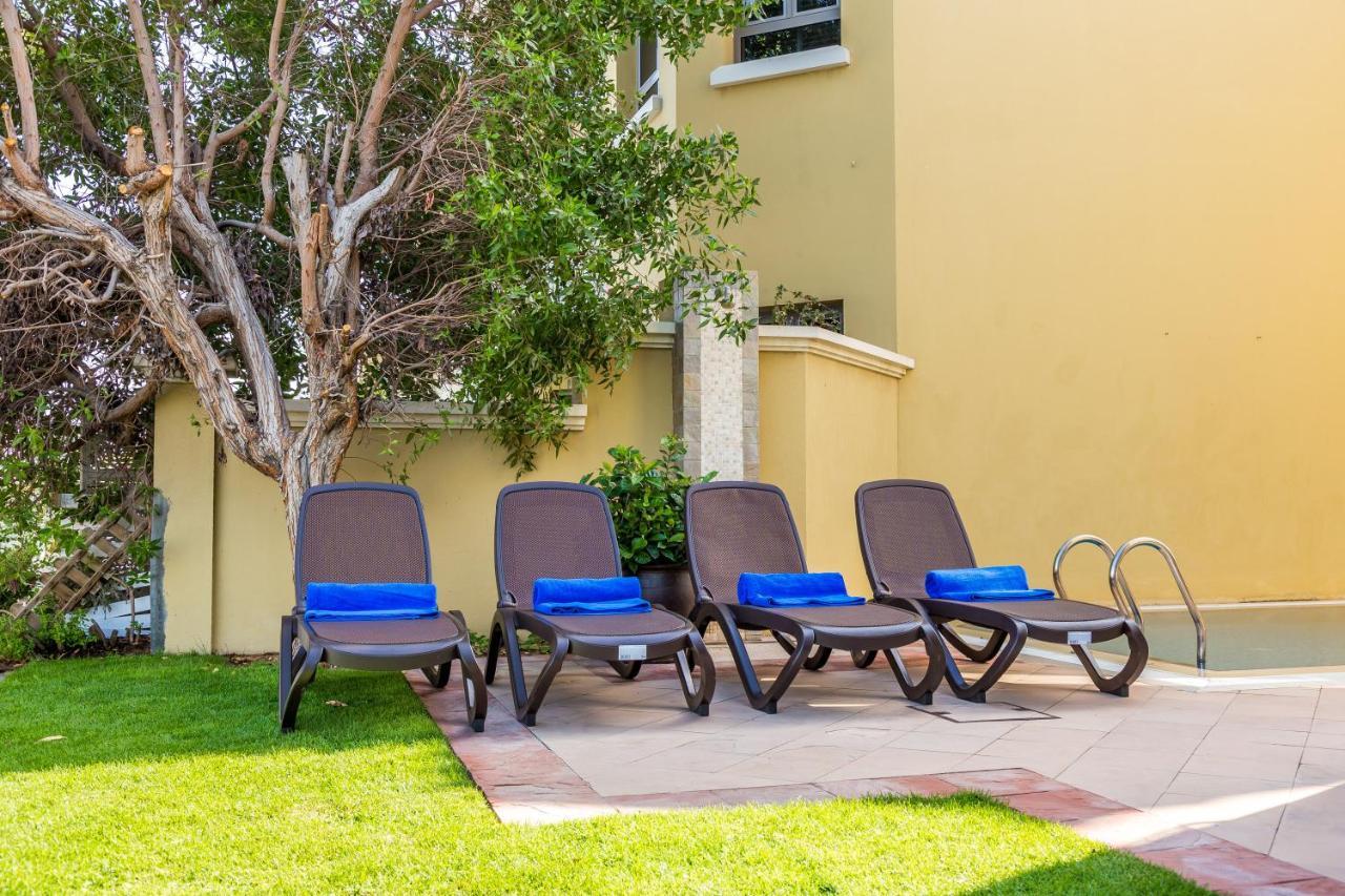 Chic 4Br Villa With Assistant Room And Private Pool On Palm Jumeirah By Deluxe Holiday Homes Dubai Dış mekan fotoğraf