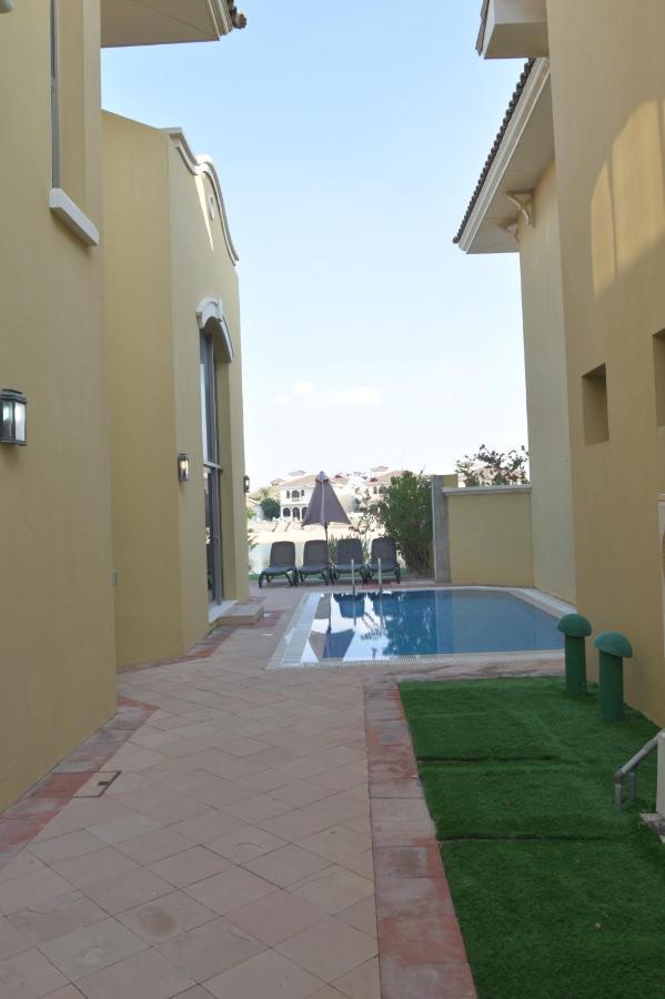 Chic 4Br Villa With Assistant Room And Private Pool On Palm Jumeirah By Deluxe Holiday Homes Dubai Dış mekan fotoğraf