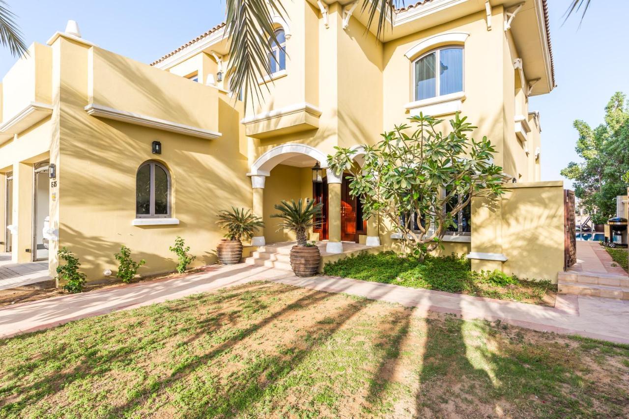 Chic 4Br Villa With Assistant Room And Private Pool On Palm Jumeirah By Deluxe Holiday Homes Dubai Dış mekan fotoğraf