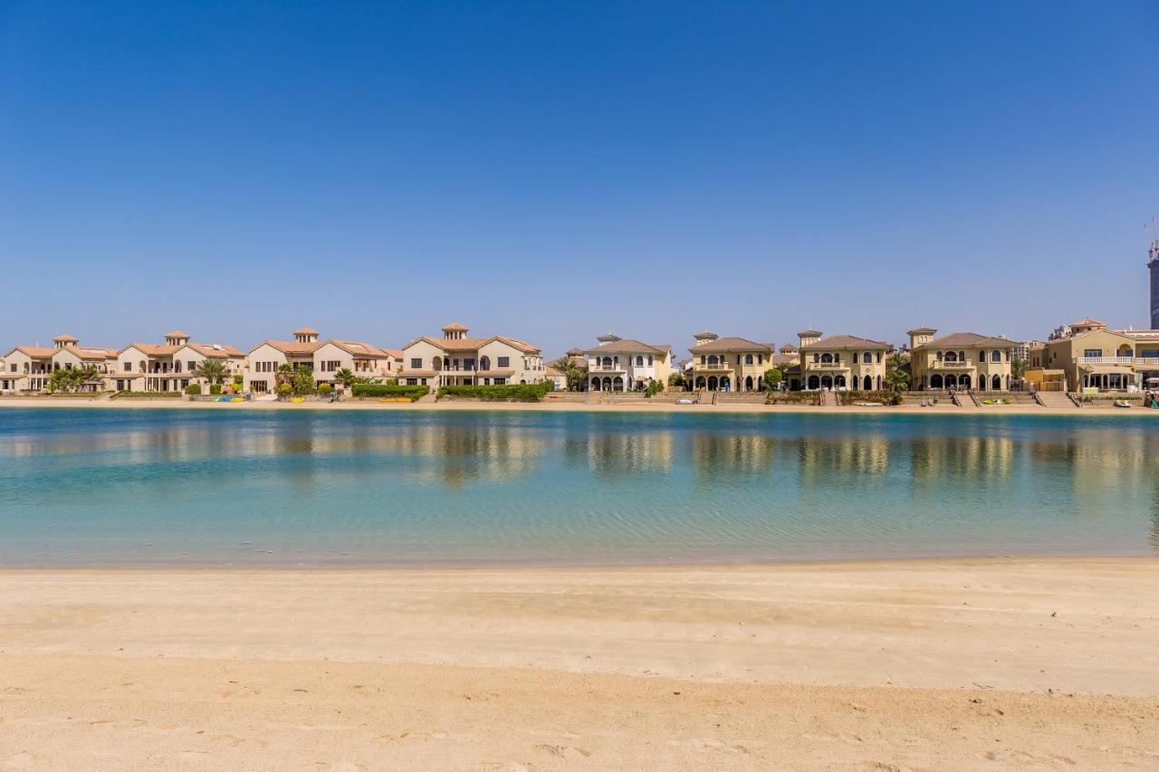 Chic 4Br Villa With Assistant Room And Private Pool On Palm Jumeirah By Deluxe Holiday Homes Dubai Dış mekan fotoğraf