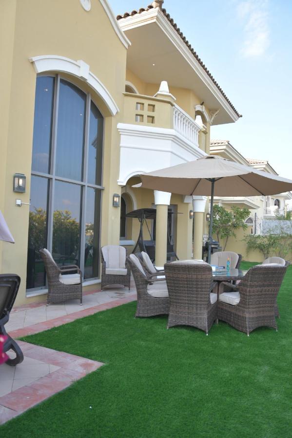 Chic 4Br Villa With Assistant Room And Private Pool On Palm Jumeirah By Deluxe Holiday Homes Dubai Dış mekan fotoğraf
