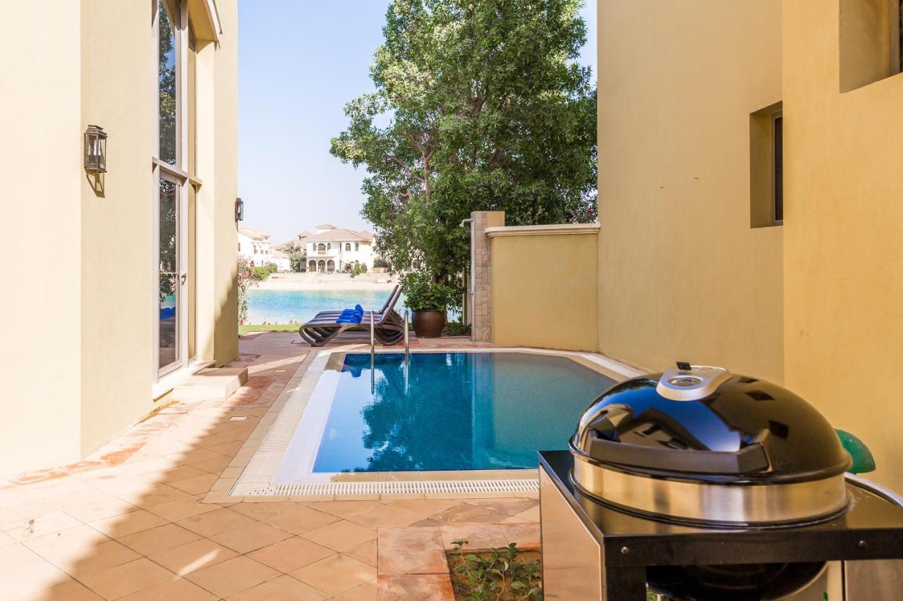 Chic 4Br Villa With Assistant Room And Private Pool On Palm Jumeirah By Deluxe Holiday Homes Dubai Dış mekan fotoğraf