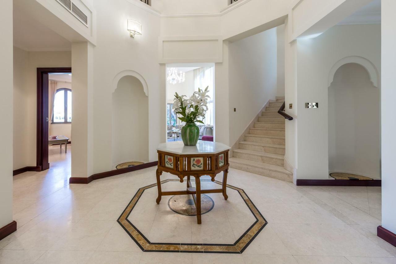 Chic 4Br Villa With Assistant Room And Private Pool On Palm Jumeirah By Deluxe Holiday Homes Dubai Dış mekan fotoğraf