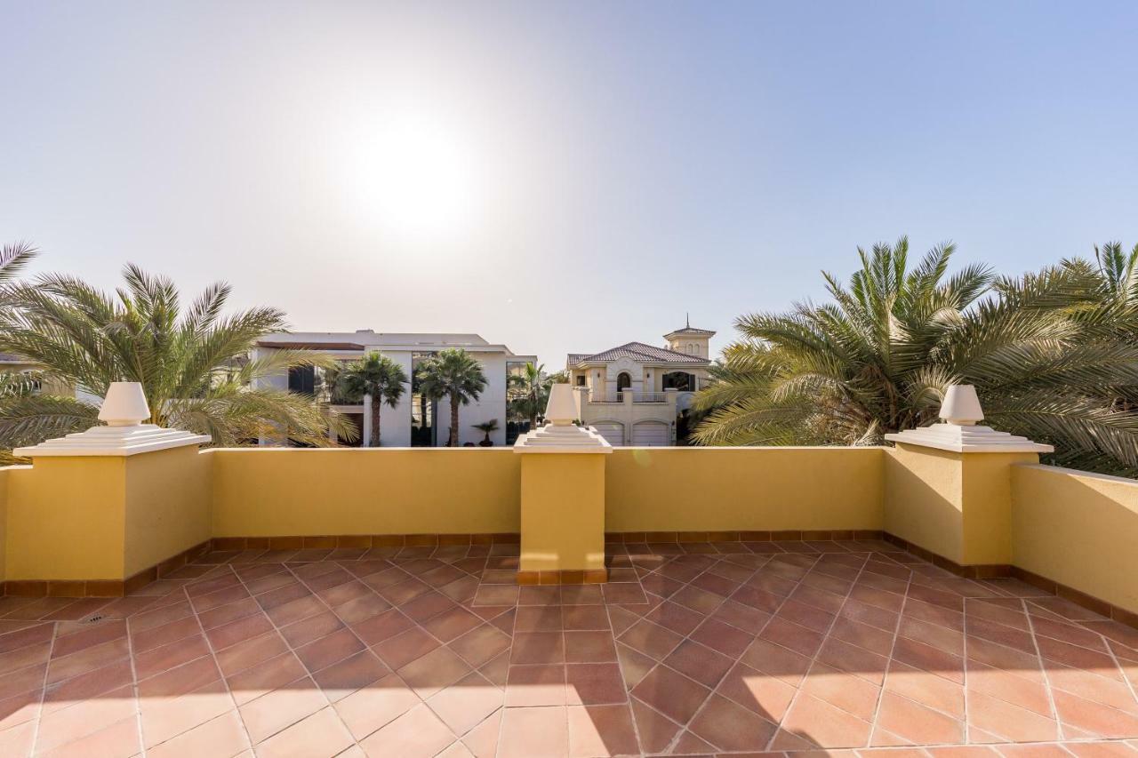 Chic 4Br Villa With Assistant Room And Private Pool On Palm Jumeirah By Deluxe Holiday Homes Dubai Dış mekan fotoğraf