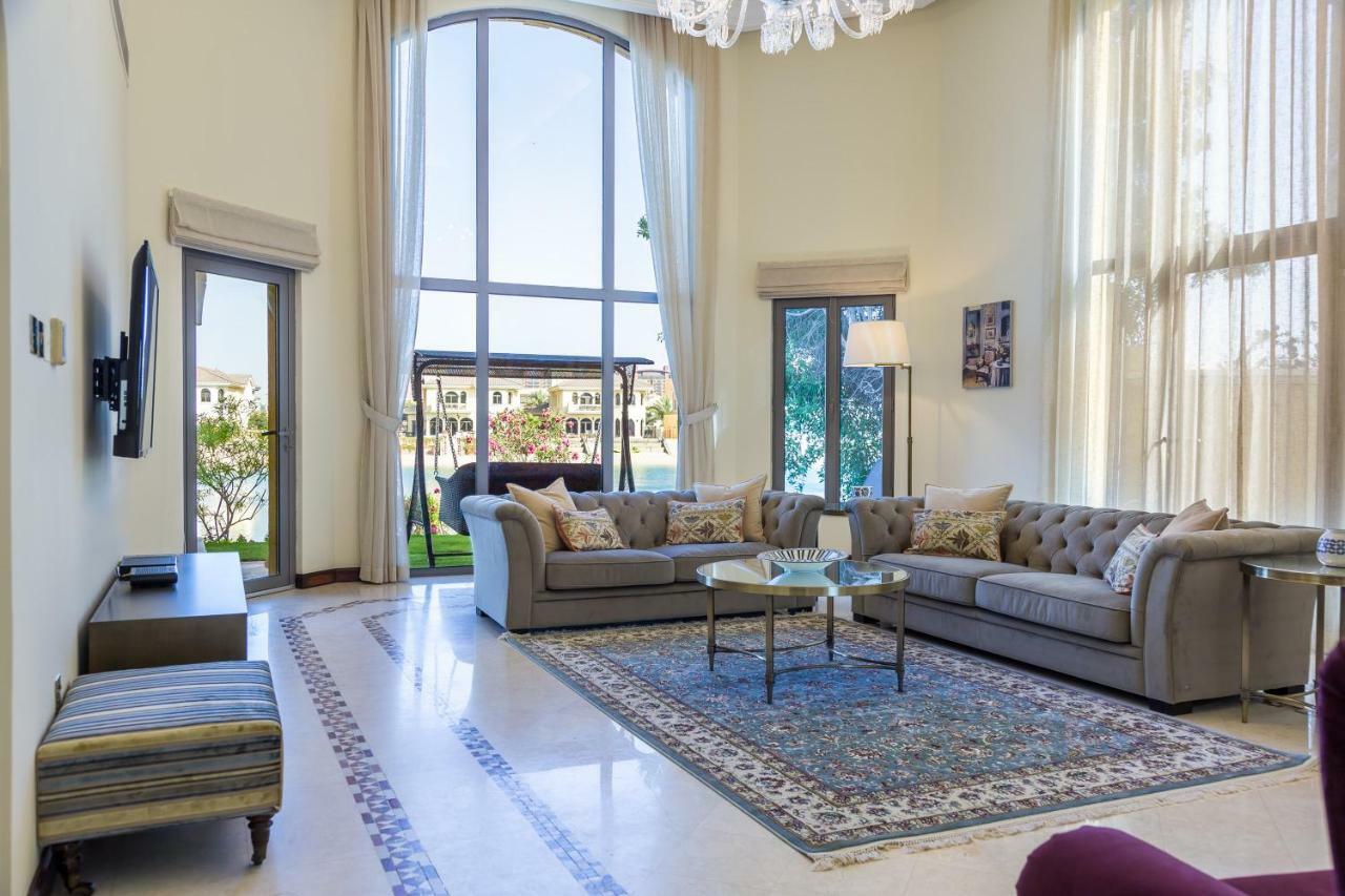 Chic 4Br Villa With Assistant Room And Private Pool On Palm Jumeirah By Deluxe Holiday Homes Dubai Dış mekan fotoğraf