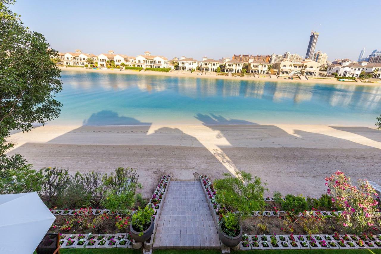 Chic 4Br Villa With Assistant Room And Private Pool On Palm Jumeirah By Deluxe Holiday Homes Dubai Dış mekan fotoğraf